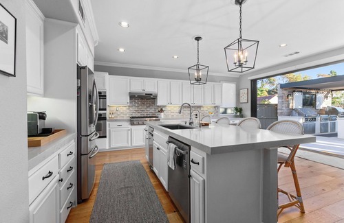 San Marcos House | Luxurious Modern Oasis with Pool & Spa