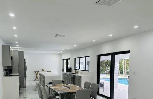 Coral Springs House | Luxurious Modern House in the beautiful city of Coral Springs Fl