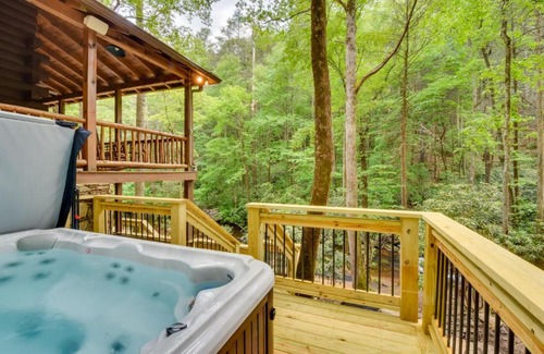 Cleveland House | Luxurious Mountain Cabin with Chestatee River Access