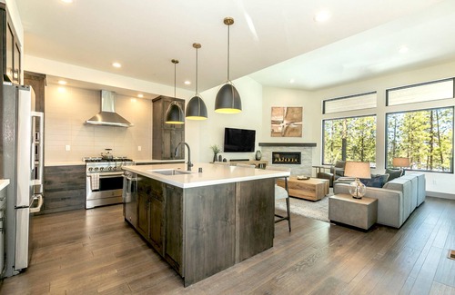 Truckee House | Luxurious Mountain Modern