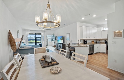 Port Charlotte House | Luxurious new villa with water view in Gated Community free wifi