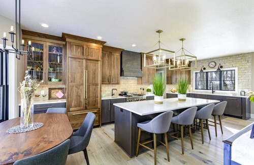Plymouth House | Luxurious Newly Renovated 4 Bedroom Home Near Elkhart Lake, Green Bay & Kohler