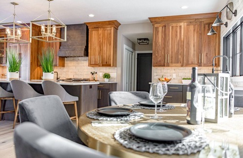 Plymouth House | Luxurious Newly Renovated 4 Bedroom Home Near Elkhart Lake, Green Bay & Kohler
