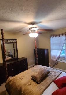 Vine Grove House | Luxurious Nice Home Near Fort Knox