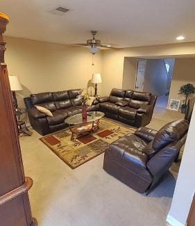 Vine Grove House | Luxurious Nice Home Near Fort Knox