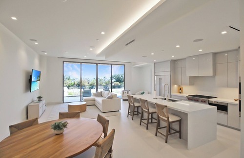 Longboat Key Condo | Luxurious Oceanfront Sanctuary - St. Regis Resort, Longboat Key - Serenity Oasis