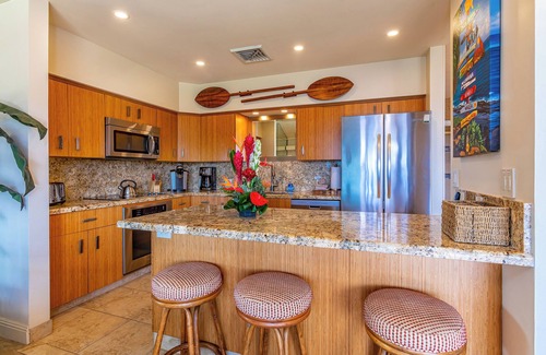 Wailea Condo | Luxurious Oceanfront Makena Surf Three Bedroom Three Bathroom Condo