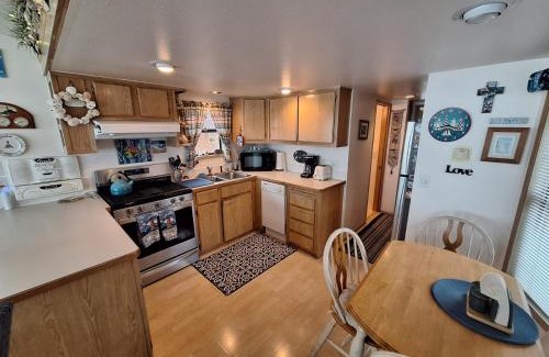 Smith River House | Luxurious Oceanfront Cabin 7 Getaway W Hot Tub