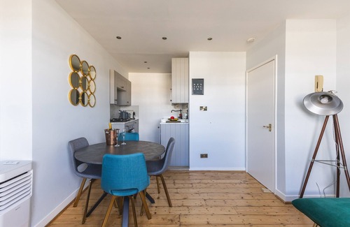 West Kensington Apartment | Luxurious One Bedroom Flat in Kensington Olympia - W14