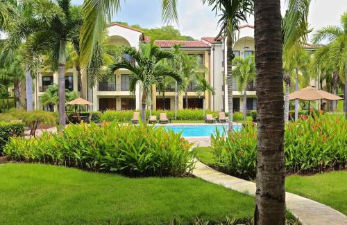 Coco House | Luxurious Pacifico 2bed condo in Playa Coco