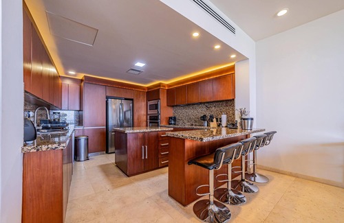 La Paz Condo | Luxurious Penthouse at Vistamar! Golf - Beachclub