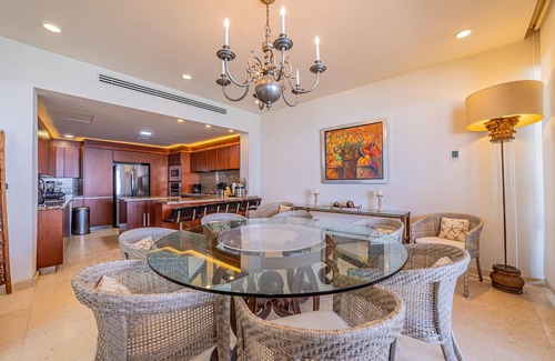 La Paz Condo | Luxurious Penthouse at Vistamar! Golf - Beachclub