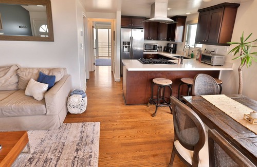 El Segundo House | Luxurious Private Beach Condo Near it All, w/OCEAN VIEWS!!