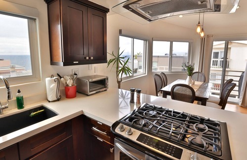 El Segundo House | Luxurious Private Beach Condo Near it All, w/OCEAN VIEWS!!