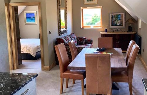 Nailsea House | Luxurious private coach house