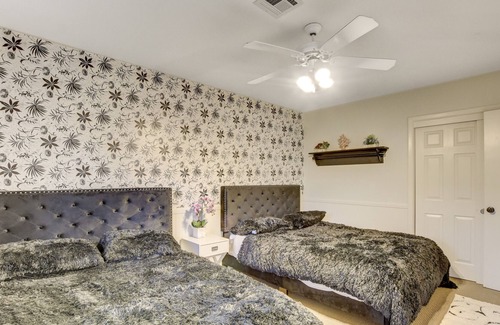 Rancho Oakey House | Luxurious & Private | Mins to Strip, Pool, HotTub