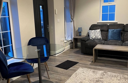 Tralee Apartment | Luxurious Private Suite with secure parking