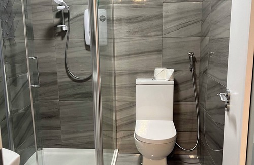 Tralee Apartment | Luxurious Private Suite with secure parking