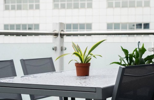 Didsbury Apartment | Luxurious Quantum house