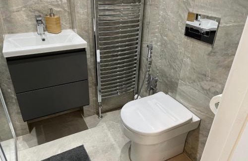 Fulham Broadway Apartment | Luxurious Restful Studio Flat, Less Than 30 Mins From Centre!