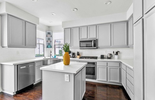 Westpark House | Luxurious Retreat in the Heart of Del Carlo - Experience Ultimate Comfort #41997