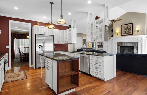 Warrensburg House | Luxurious Retreat mins from Lake George w/heated pool 20 mins to Gore