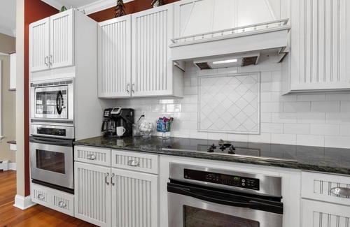 Warrensburg House | Luxurious Retreat mins from Lake George w/heated pool 20 mins to Gore