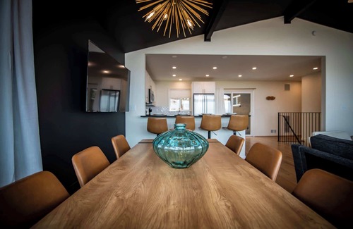 Redmont Park House | Luxurious Retreat w/Stunning Views | Sleeps 16