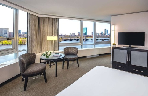 West End Hotel | Luxurious Room in the Heart of Cambridge: Ideal for College Visits w/Family