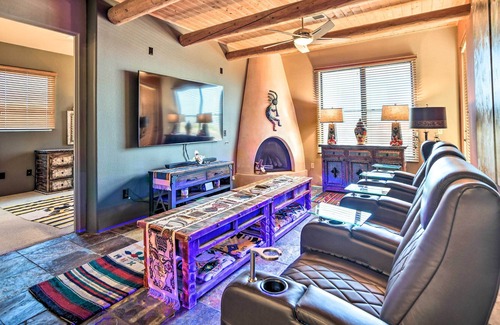 Southside Condo | Luxurious Santa Fe Retreat w/ Community Pool!