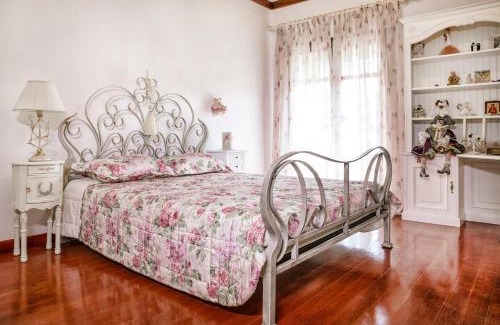 Pefkochori Villa | Luxurious Seafront Villa in Pefkohori