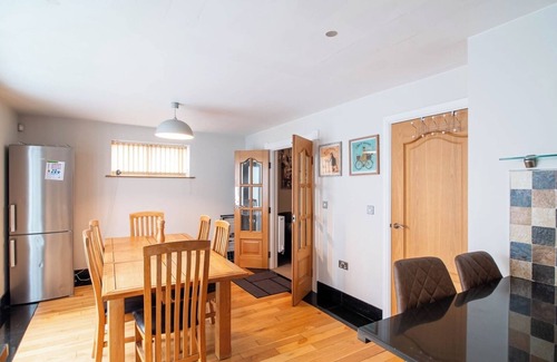 Woodseats House | Luxurious Sheffield Villa 3bed with Stunning Views