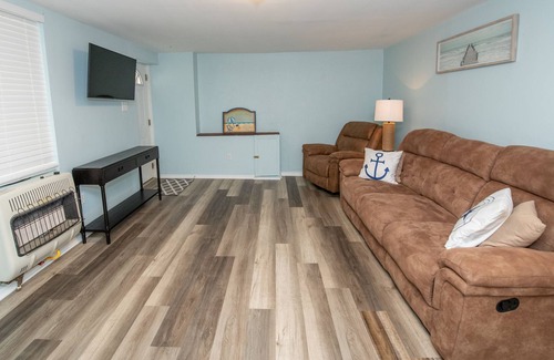 Ventnor City Condo | Luxurious Shore Condo - 1 block from the beach