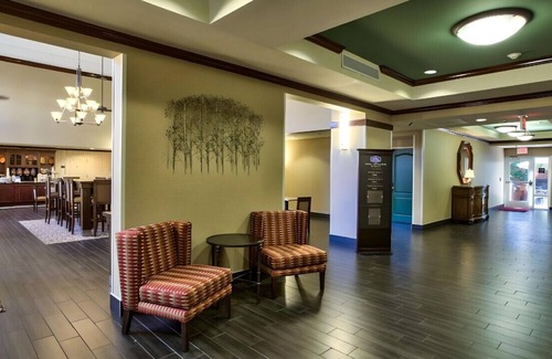 Tallahassee House | Luxurious Space w/ Modern Comforts for Groups!
