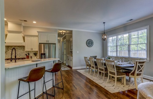 East Memphis House | Luxurious, Spacious Memphis Home - Theatre/Game Room, Patios