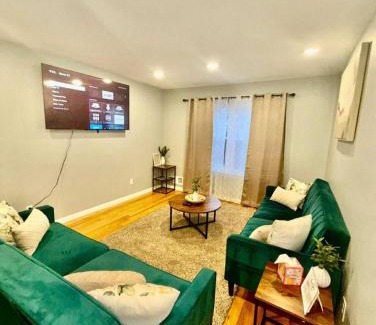 Irvington Apartment | Luxurious, Spacious, Modern 6 BR Escape with parkings and sleeps up to 16