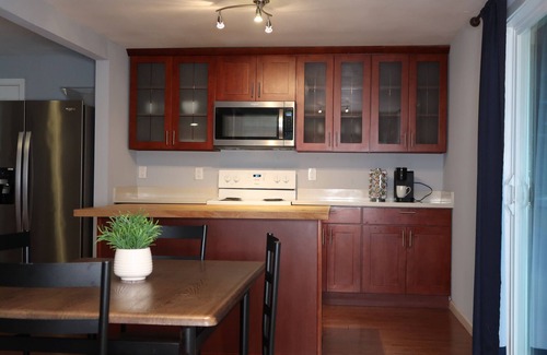 Kent House | Luxurious & Spacious Upper 3bd Duplex in Kent