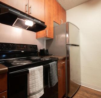 Santa Ana Heights Apartment | Luxurious stay near the beach