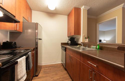 Santa Ana Heights Apartment | Luxurious stay near the beach