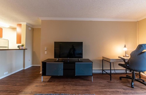 Santa Ana Heights Apartment | Luxurious stay near the Beach
