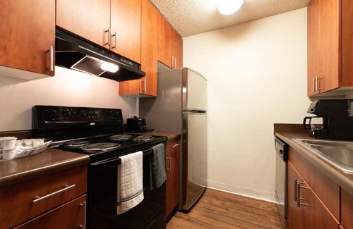 Santa Ana Heights Apartment | Luxurious stay near the Beach