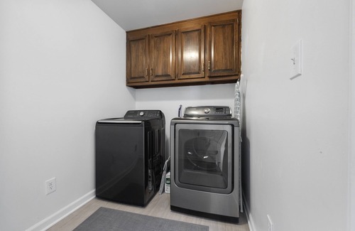 Smyrna House | Luxurious Stay, Pool, Hot Tub, Multifamily, Braves Stadium 3 miles