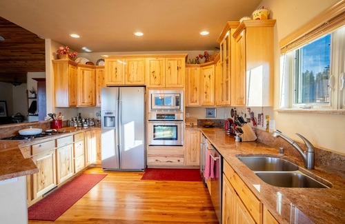 Pagosa Springs House | Luxurious Sunny Home overlooking Hot Springs, River, and Historic Downtown.
