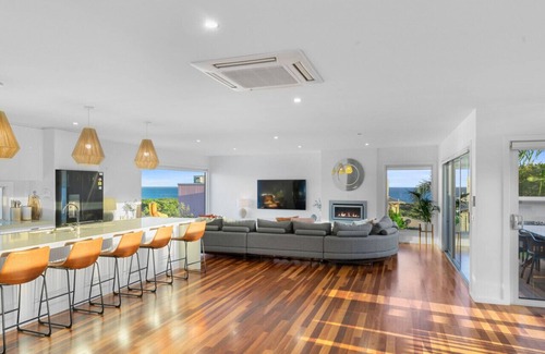 Ocean Grove House | Luxurious Terrace Hideaway with Heated Pool