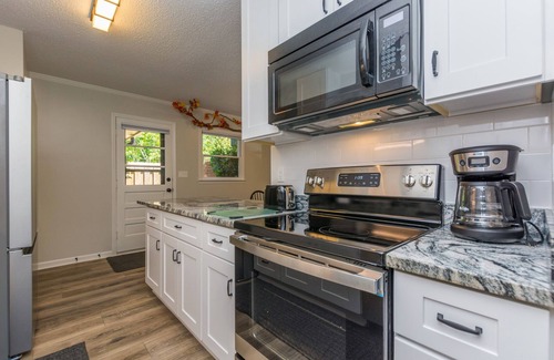 Lexington Condo | Luxurious Townhome, Peace of Nature, King bed, Extended Stay