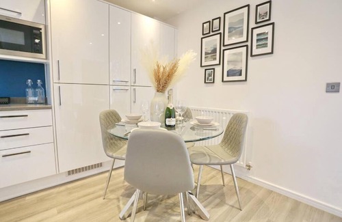 Clayton House | Luxurious Townhouse In Central Manchester