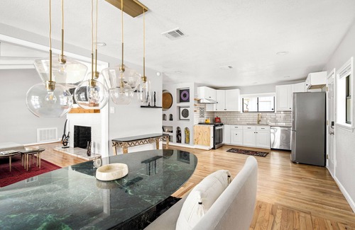 MacGregor House | Luxurious & Tranquil 3-bedroom House & Garden in Houston