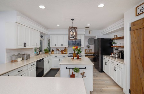 Wellington House | Luxurious Tropical Pool Home – Private Chef & Polo Lifestyle at Your Doorstep!