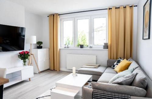 Perth Apartment | Luxurious Two Bedroom Apartment with Private Parking
