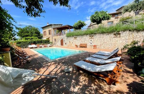 Spoleto House | Luxurious Umbrian Retreat for 10 with Private Terrace and Pool